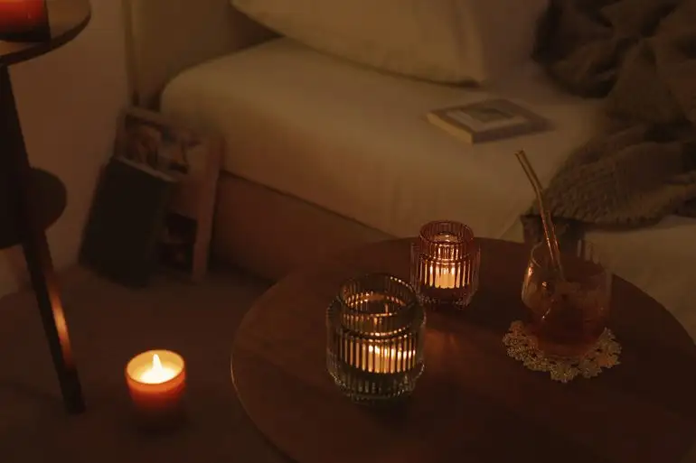 Canon EOS R50 V Performa Low light